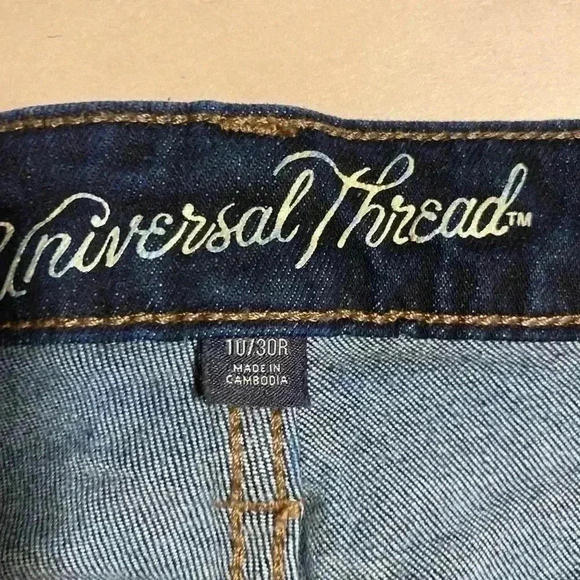 - Universal Thread dark  Jean shorts - Picture 4 of 4